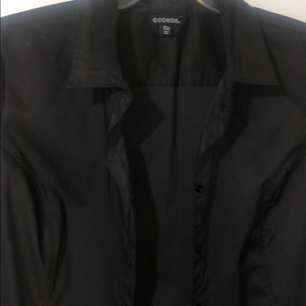 Button down - Picture 2 of 3